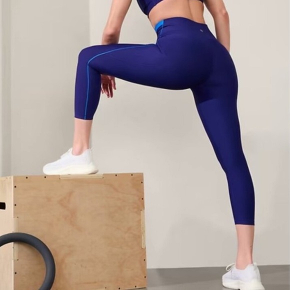 Athleta Interval Stash High Rise Tipped 7/8 Legging - Picture 2 of 8